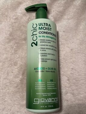 New Jumbo 24oz Giovanni 2Chic Ultra Moist conditioner for dry, damaged hair